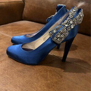 NIB ABS Sabrena Satin Heels With Rhinestone Bows